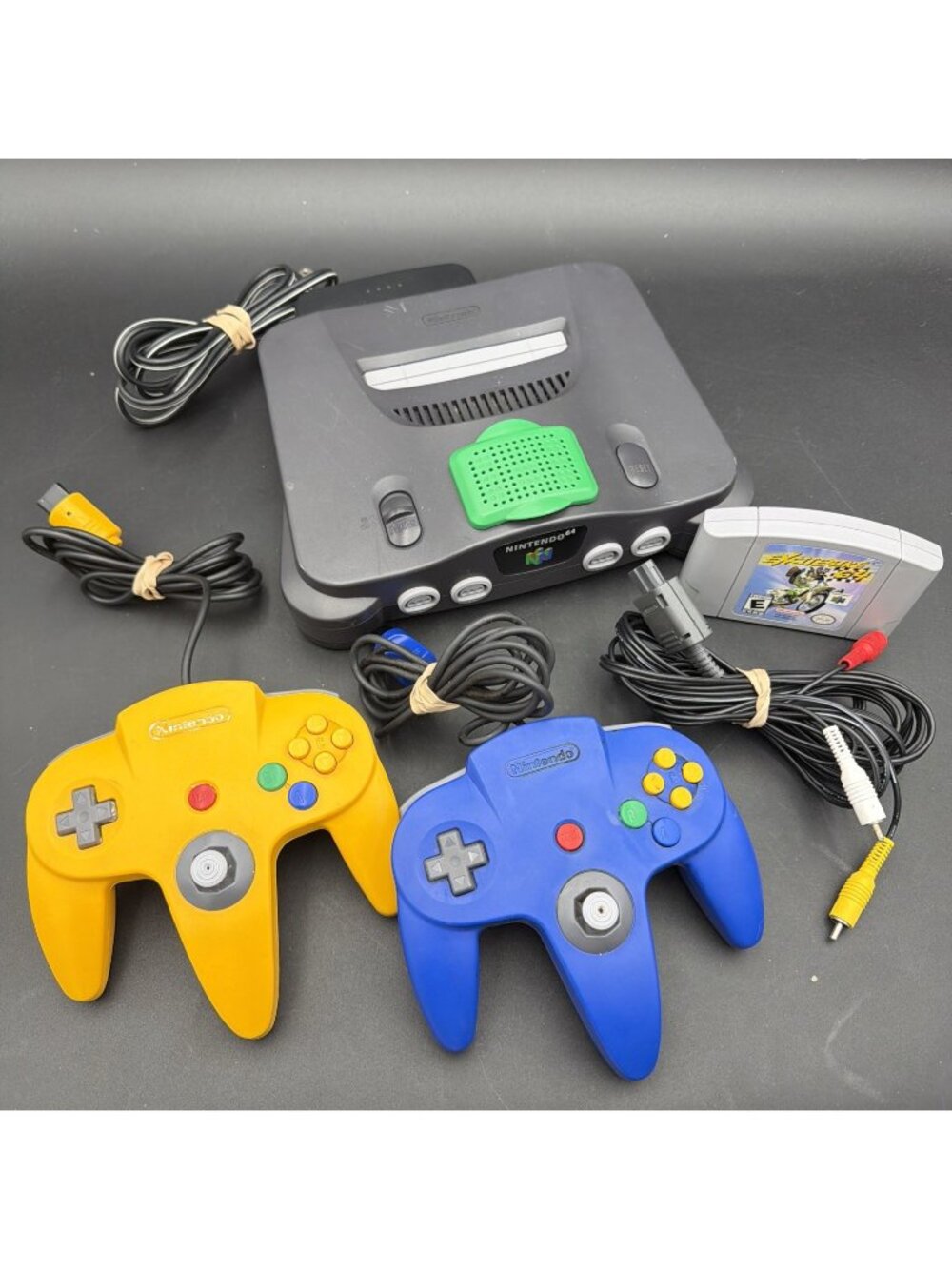 Nintendo 64 Console Black w/ Power Cord, AV Cable, 2 Controllers and Game